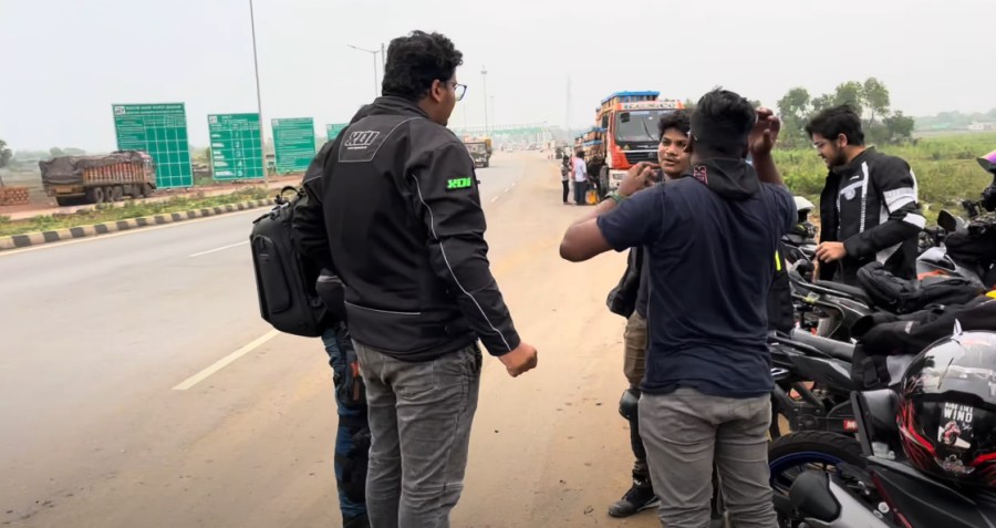 image of odia nana and his friends at first stop for tiffin